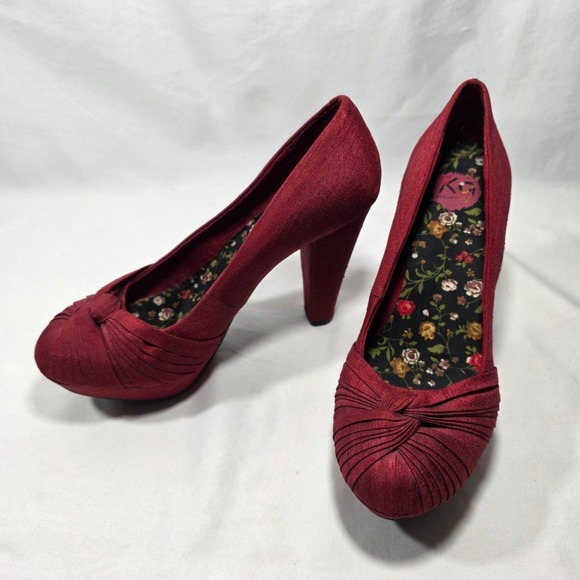 Rocket Dog Shoes - Rocket Dog K9 Red Pleated Knot Platform Pumps Floral Lining Heels Burgundy